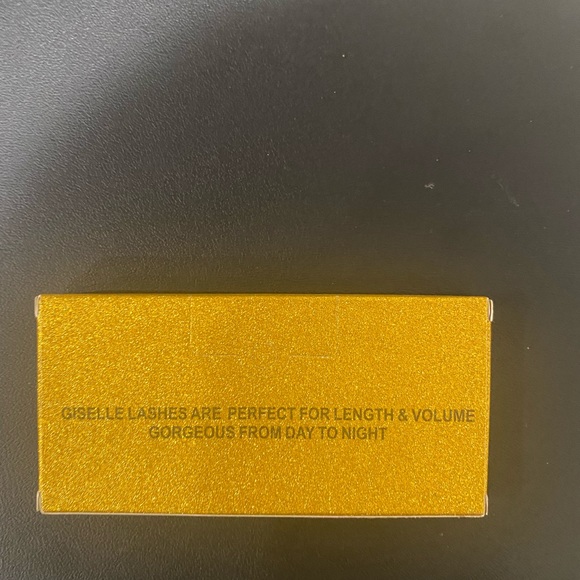 6D Eye Lashes - Picture 2 of 2